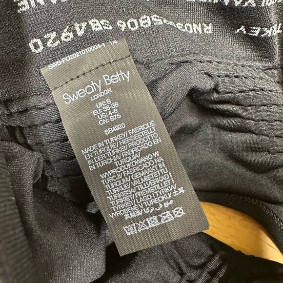 Sweaty Betty NWT Stamina Workout Bra Black Size S 4-6 Deep Underband Seamless - Picture 7 of 10